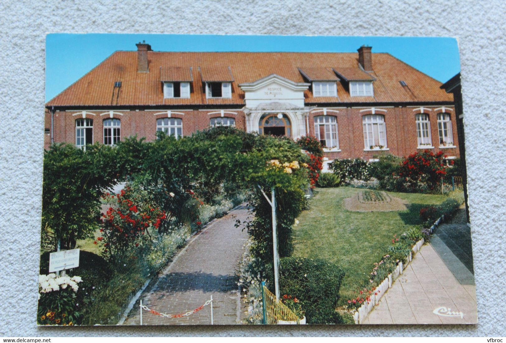 Cpm 1990, Moreuil, l'hospice, Somme 80
