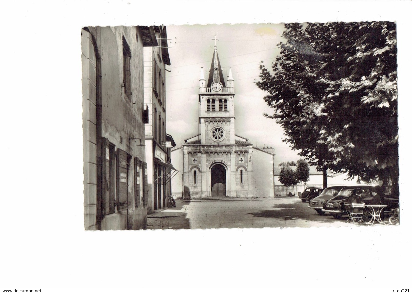 cpm - 69 - Vaux-en-Velin - l'Eglise - 22085 cellard - voitures