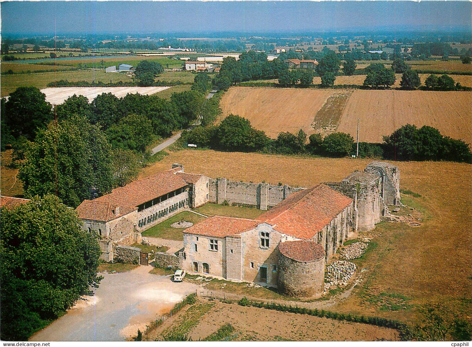 CPM Abbaye Notre Dame de la Grainetiere Les Herbiers (Vendee) Vue generale aerienne