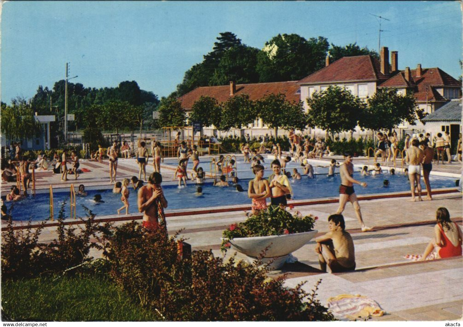 CPM AILLANT-sur-THOLON La Piscine (1196298)