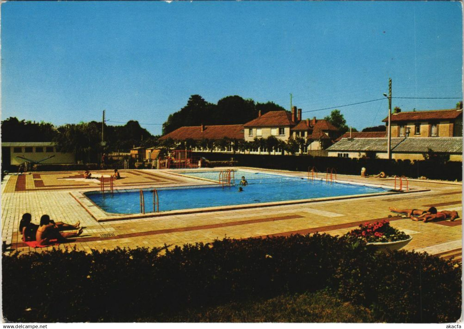 CPM AILLANT-sur-THOLON La Piscine (1196649)