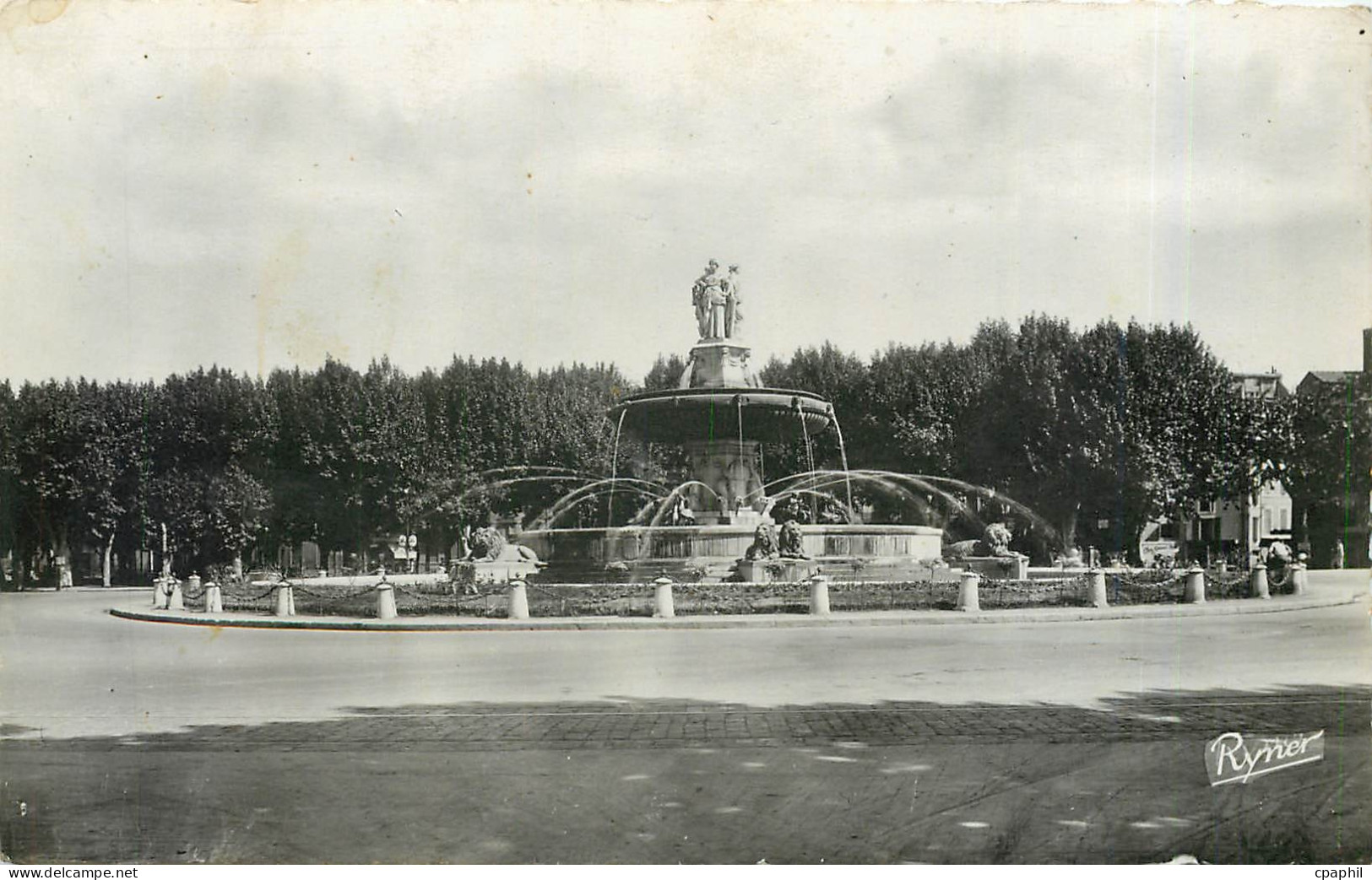 CPM Aix en Provence La Grande Fontaine