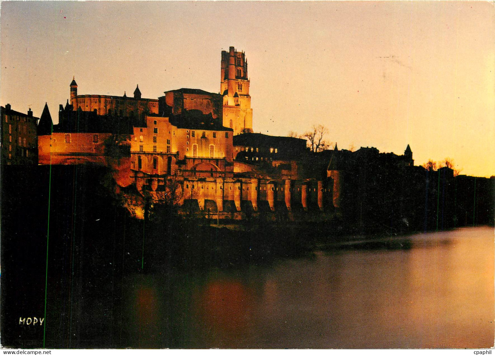 CPM Albi (Tarn) Cite d'Art Le Spectalce Son et Lumiere Albi de poupre vetu