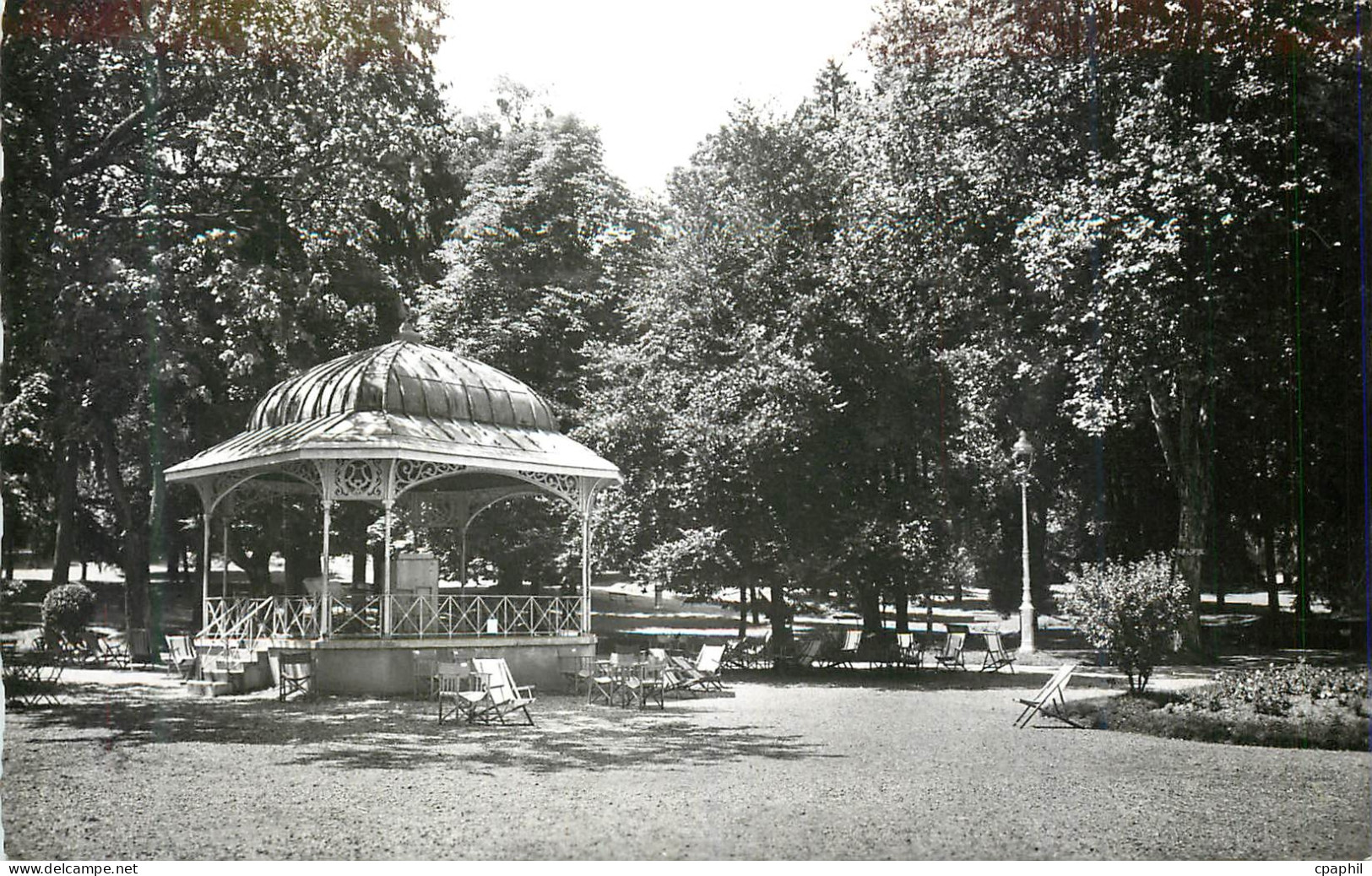 CPM Allevard-Les-Bains (Isere) Un coin du Parc