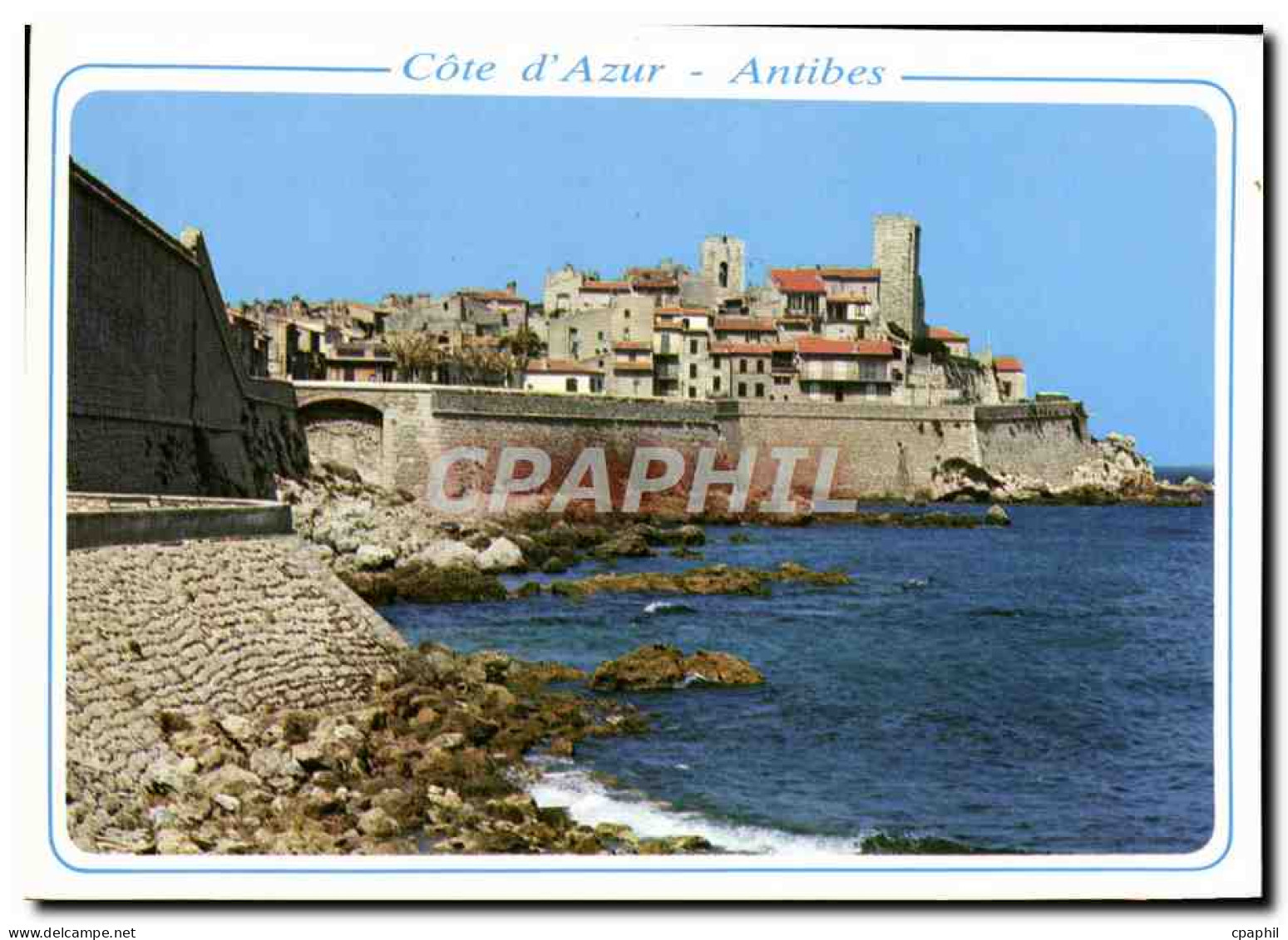 CPM Antibes Cote D'Azur La vieille ville et les remparts