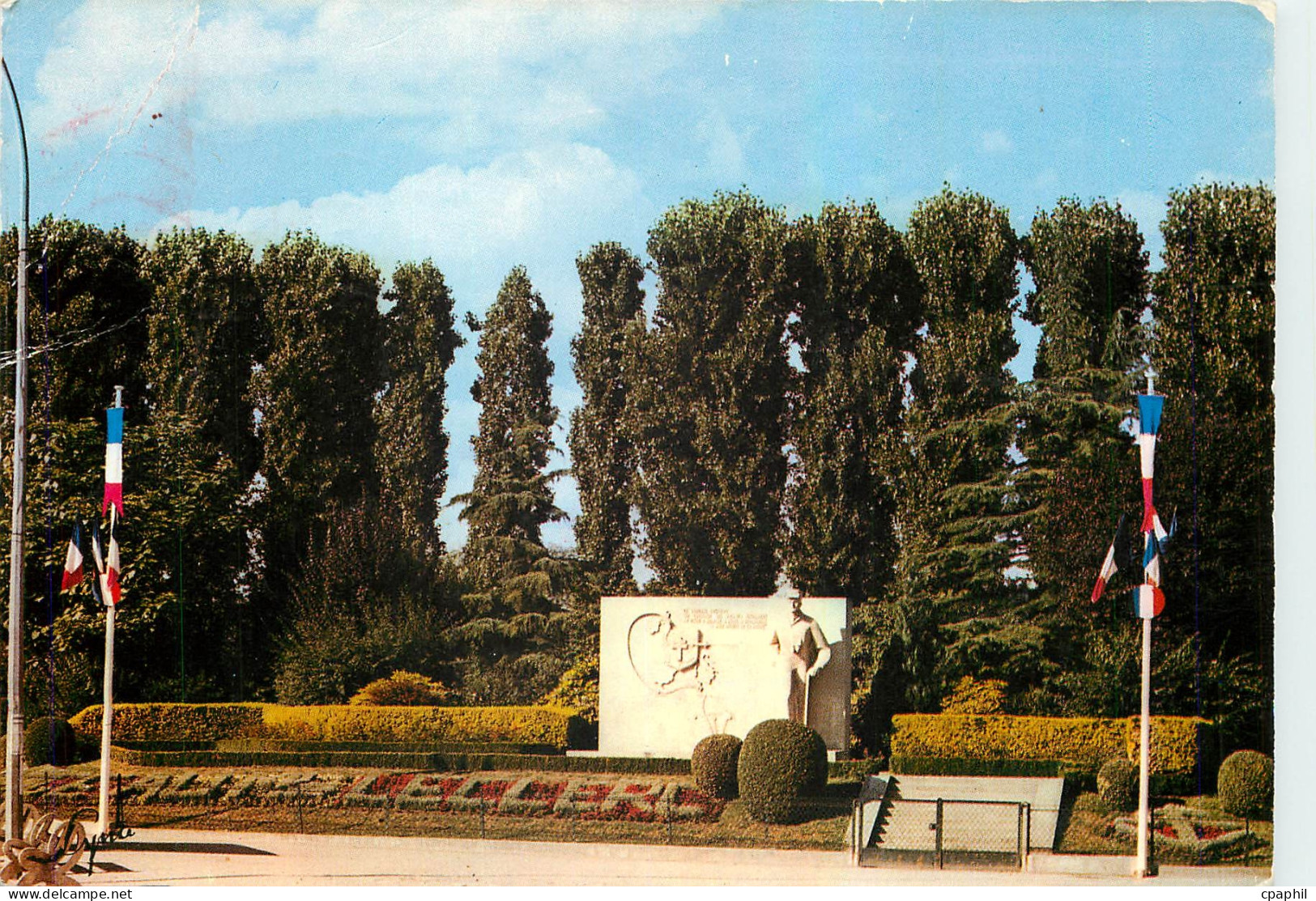 CPM Antony(Hauts de Seine) Le Monument au generale au general Leclerc