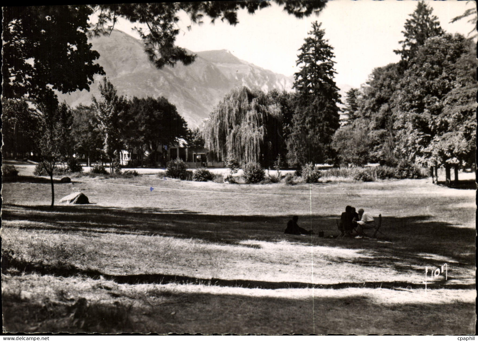 CPM Argeles Gazost Hautes Pyrenees Le Parc