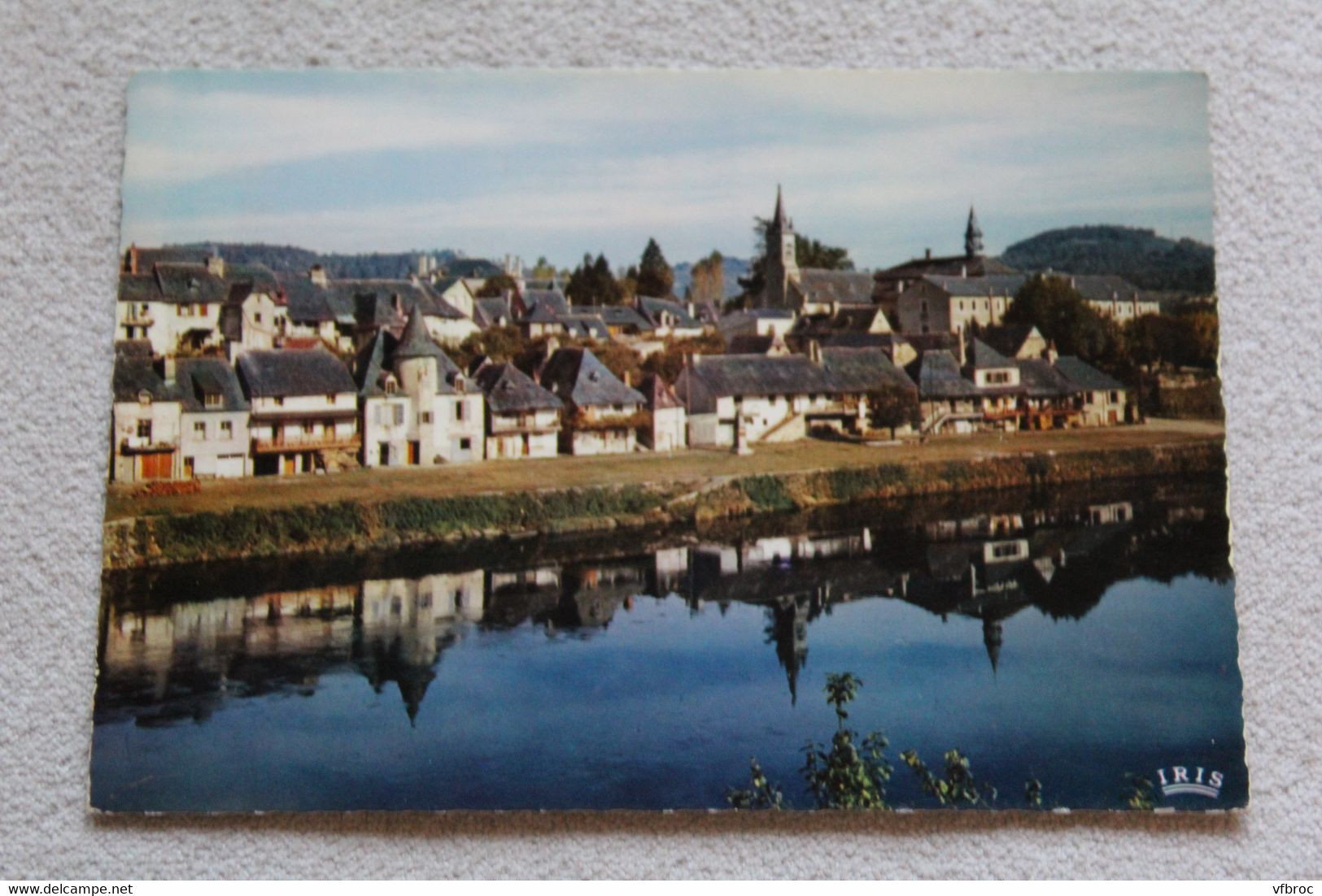 Cpm, Argentat, vue générale, les bords de la Dordogne, Corrèze 19