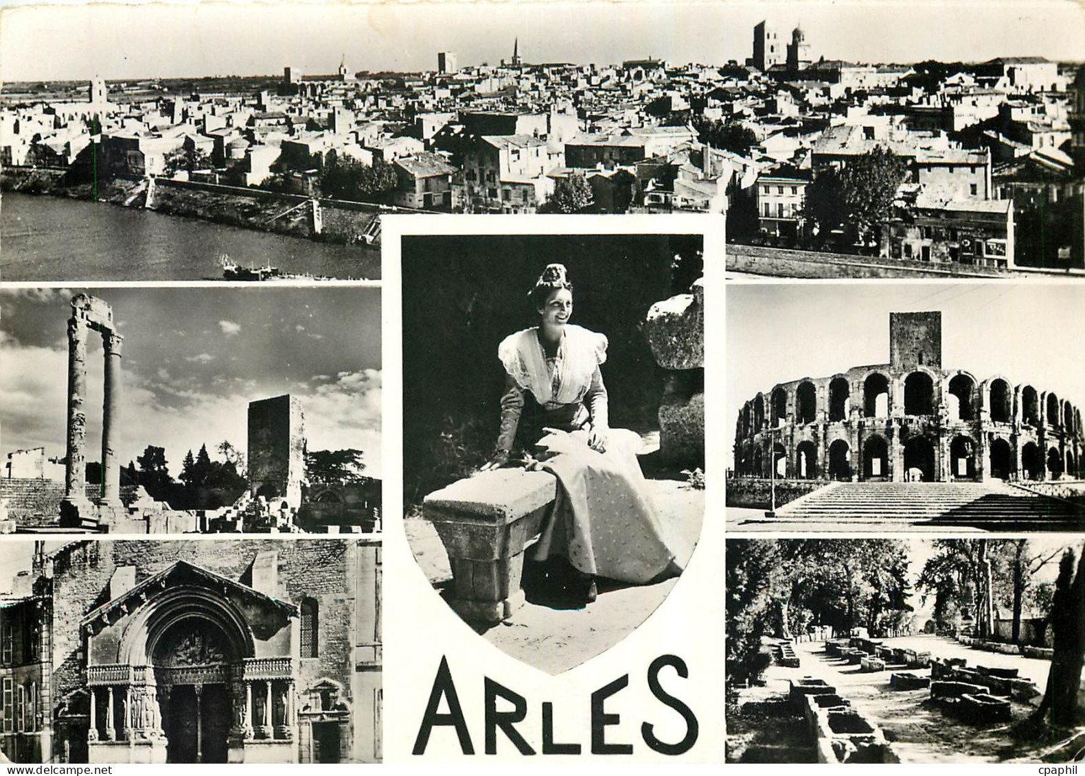 CPM Arles Vue Panoramique