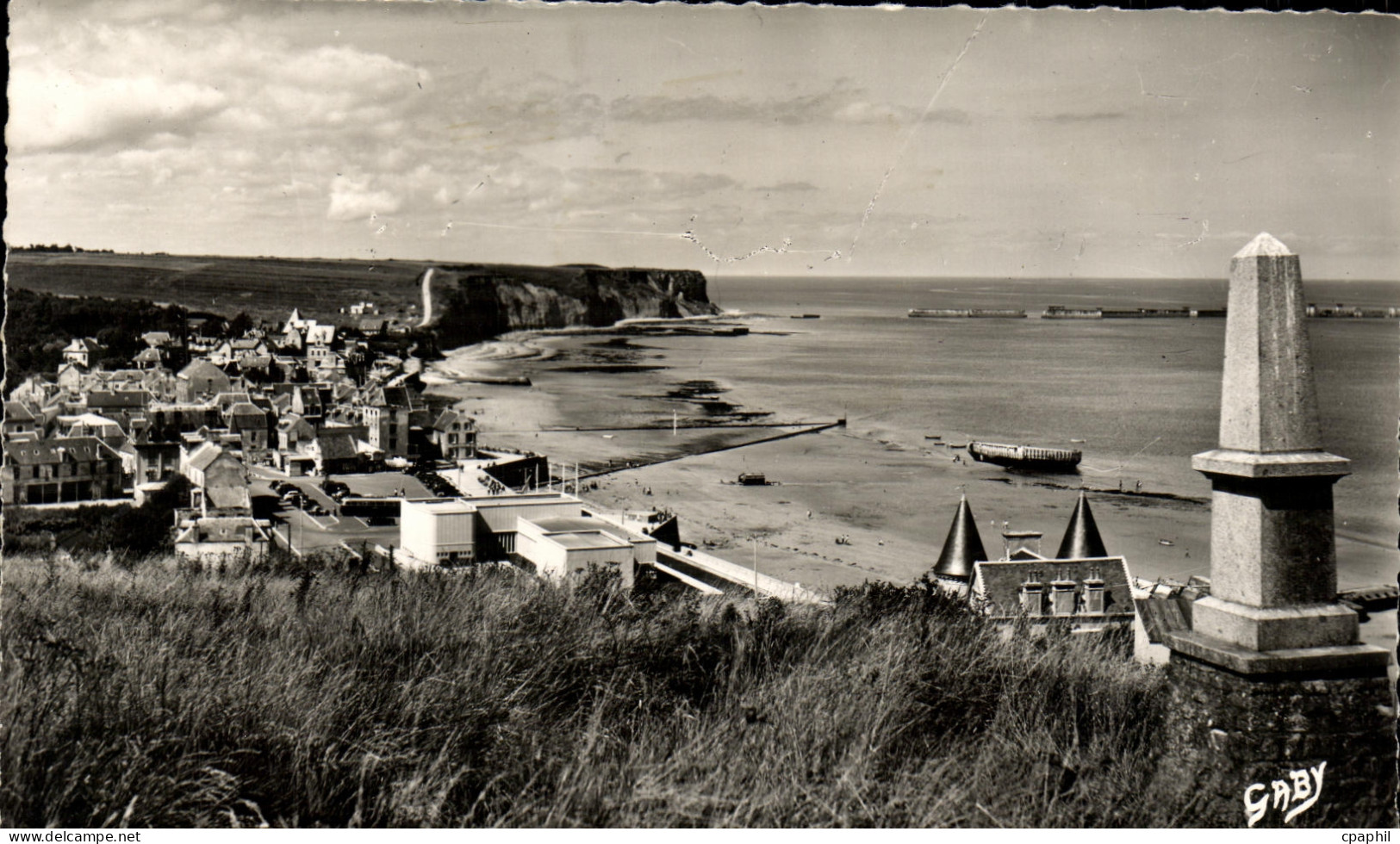 CPM Arromanches Vue d ensemble