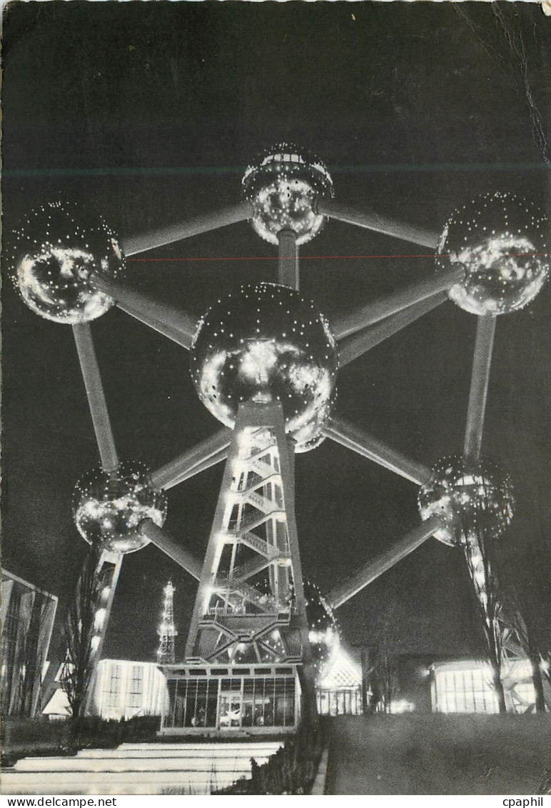 CPM Atomium La nuit