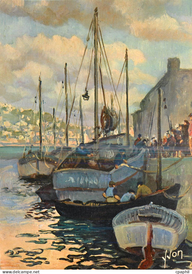 CPM Audierne (Finistere) Rentree de Peche Bateaux