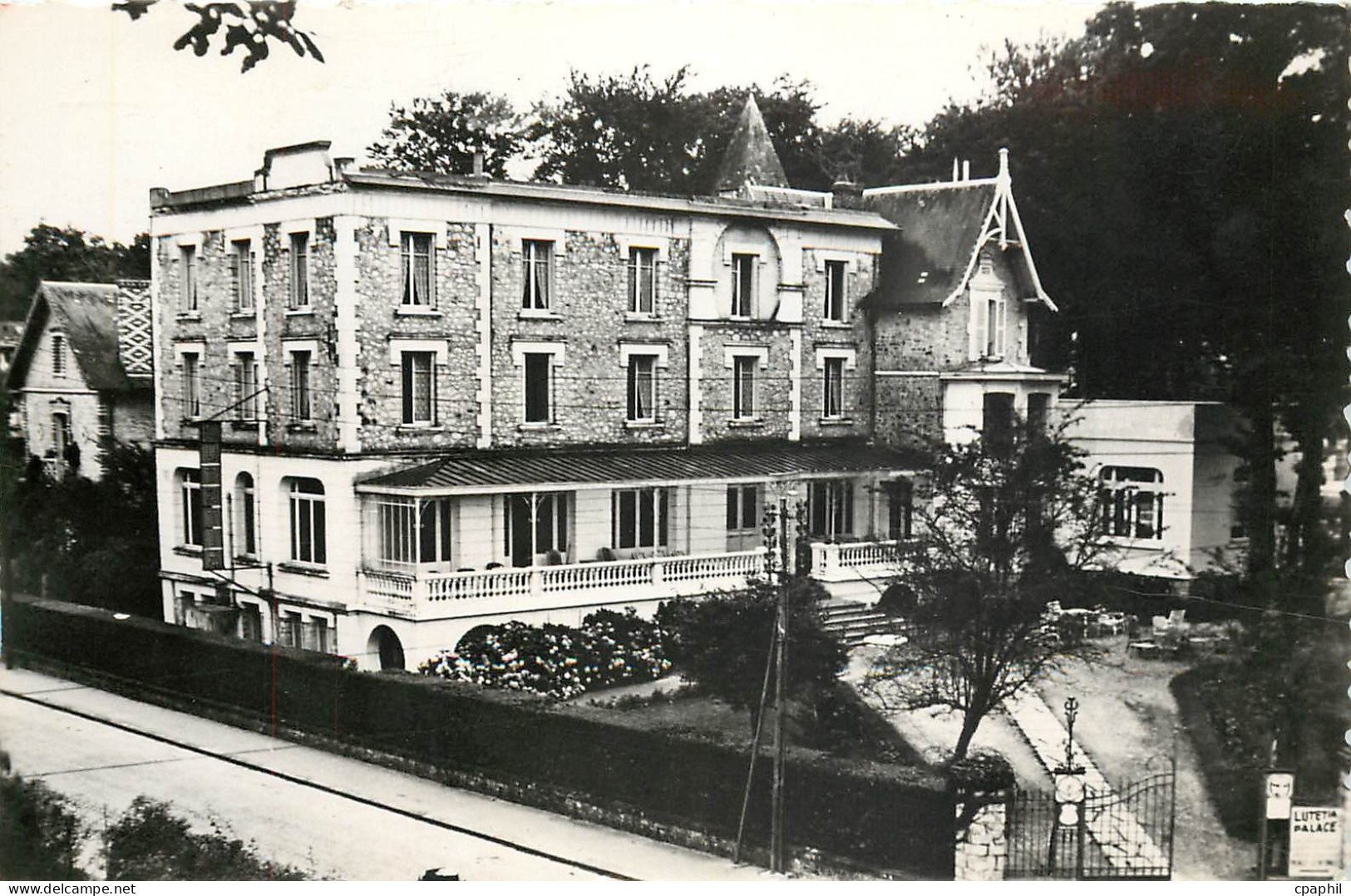 CPM Bagnoles de L'Orne Lutetia Palace