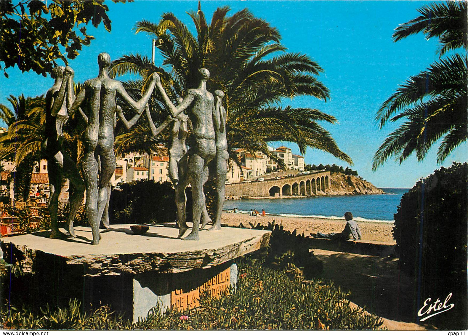 CPM Banyuls sur Mer Pyrenees Orientales La promenade et l'ensemble