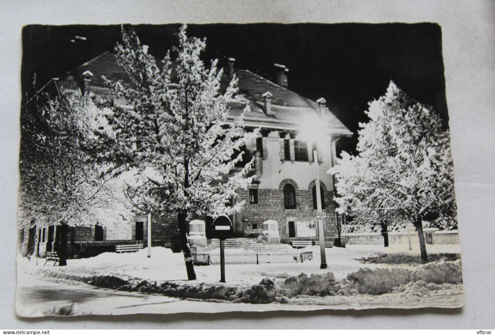 Cpm, Barcelonnette, la mairie à minuit, Alpes de Haute Provence 04