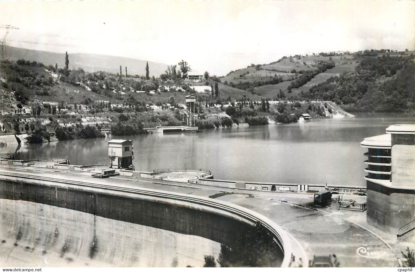 CPM Barrage de Genissiat Ain Route et vue d'ensemble du Barrage