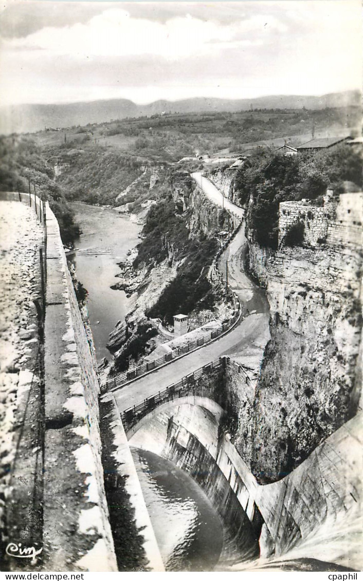 CPM Barrage de Genissiat Ain Route principale a l'Usine