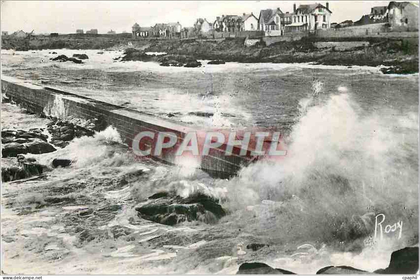 CPM Batz sur Mer Loire Inf Les Chalets de la Cote Saint Michel et la jetee un jour de tempete