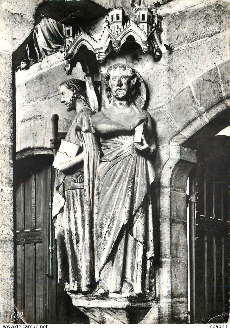 CPM Bayonne Cathedrale Sainte Marie Portail interieur Saint Jacques Saint Mathieu
