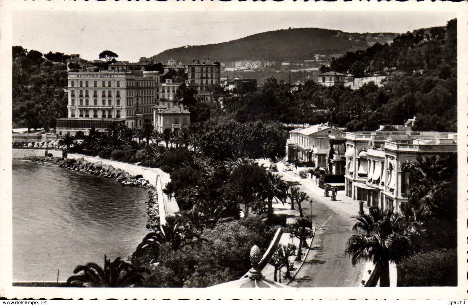 CPM Beaulieu Sur Mer Le Casino et la baie des Fourmis L'hotel Bedford