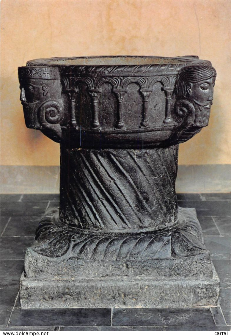 CPM - BEAUVECHAIN - Eglise St. Sulpice - Fonds baptismaux en grès bleu de Meuse