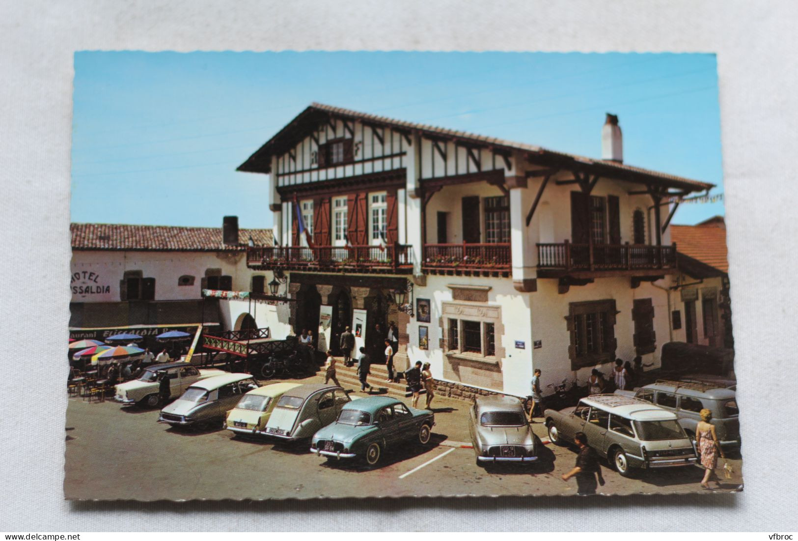 Cpm, Bidart, l'hôtel de ville, Pyrénées Atlantiques 64