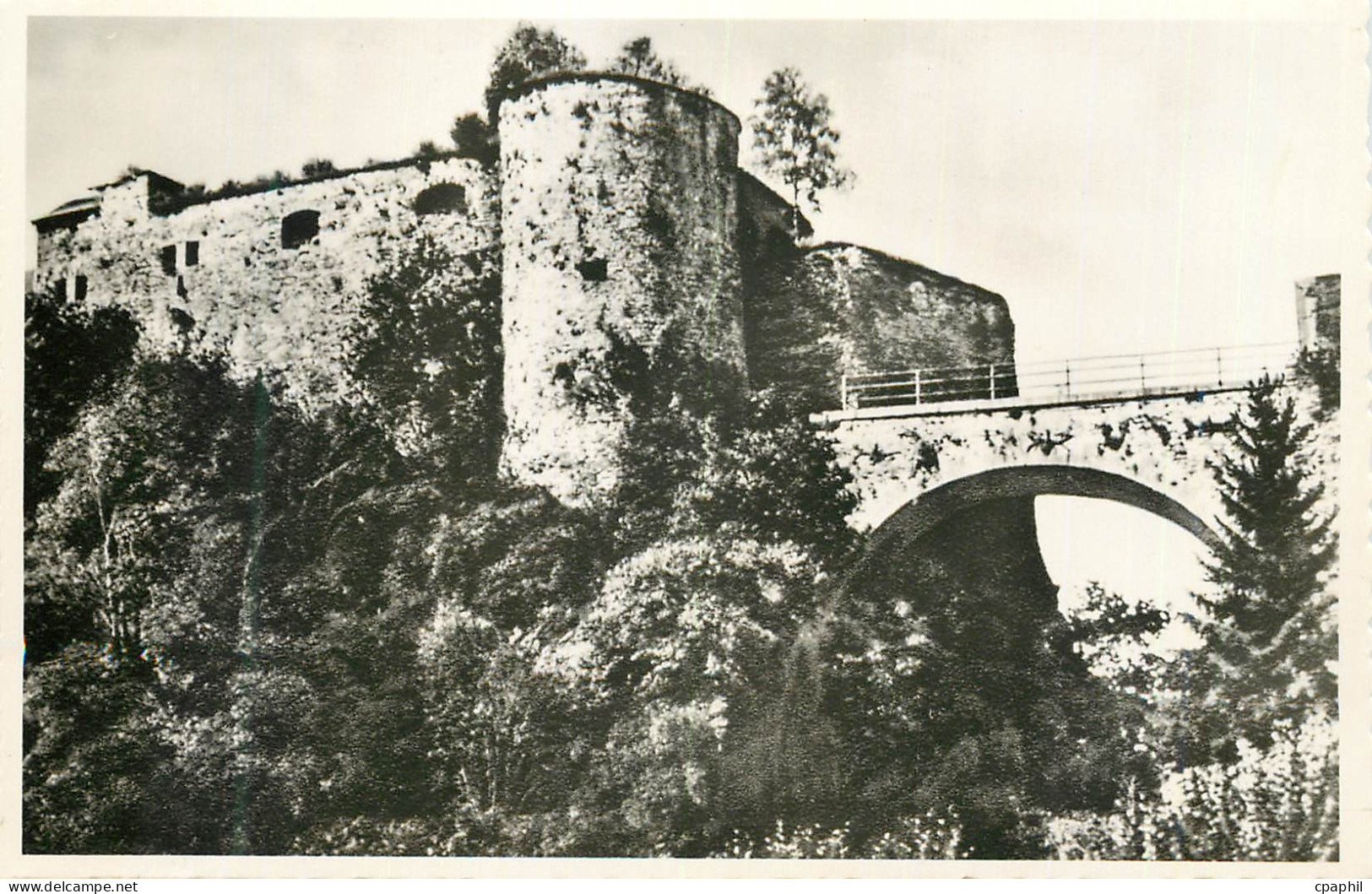 CPM Bouillon Le Chateau Pont levis