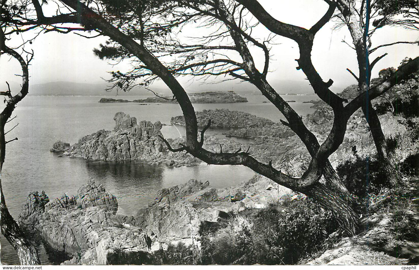 CPM Boulouris La baie et les rochers de Santa Lucia