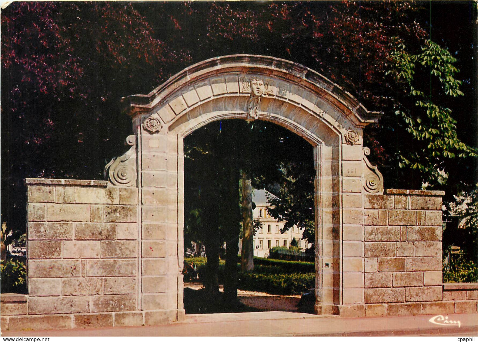 CPM Bourbonne les Bains Hte Marne l'ancien porte