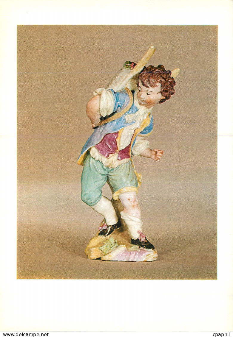 CPM Bruxelles Musees Royaux d'Art et d'Histoire Allegorie de l'Automne Porcelaine Tendre Tournai