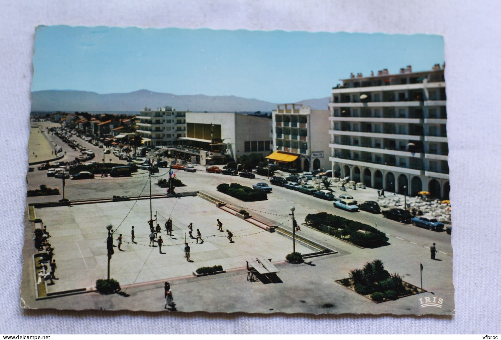 Cpm, Canet plage, les boulevards, le casino, Pyrénées Orientales 66
