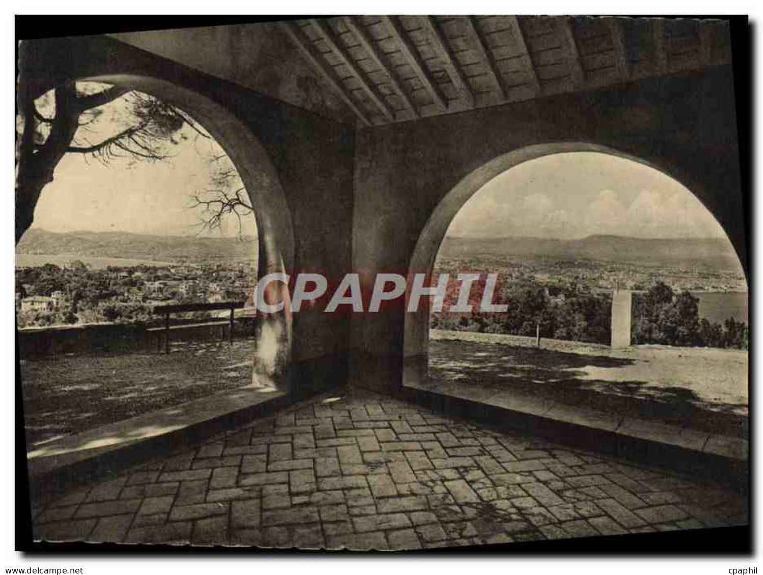 CPM Cap d'Antibes Notre Dame De La Garoupe Le Porche De La Chapelle