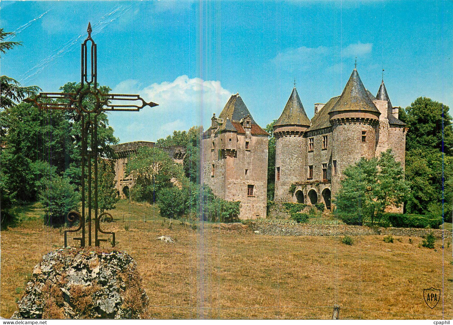 CPM Cazals (Lot) Le Chateau de Montcera