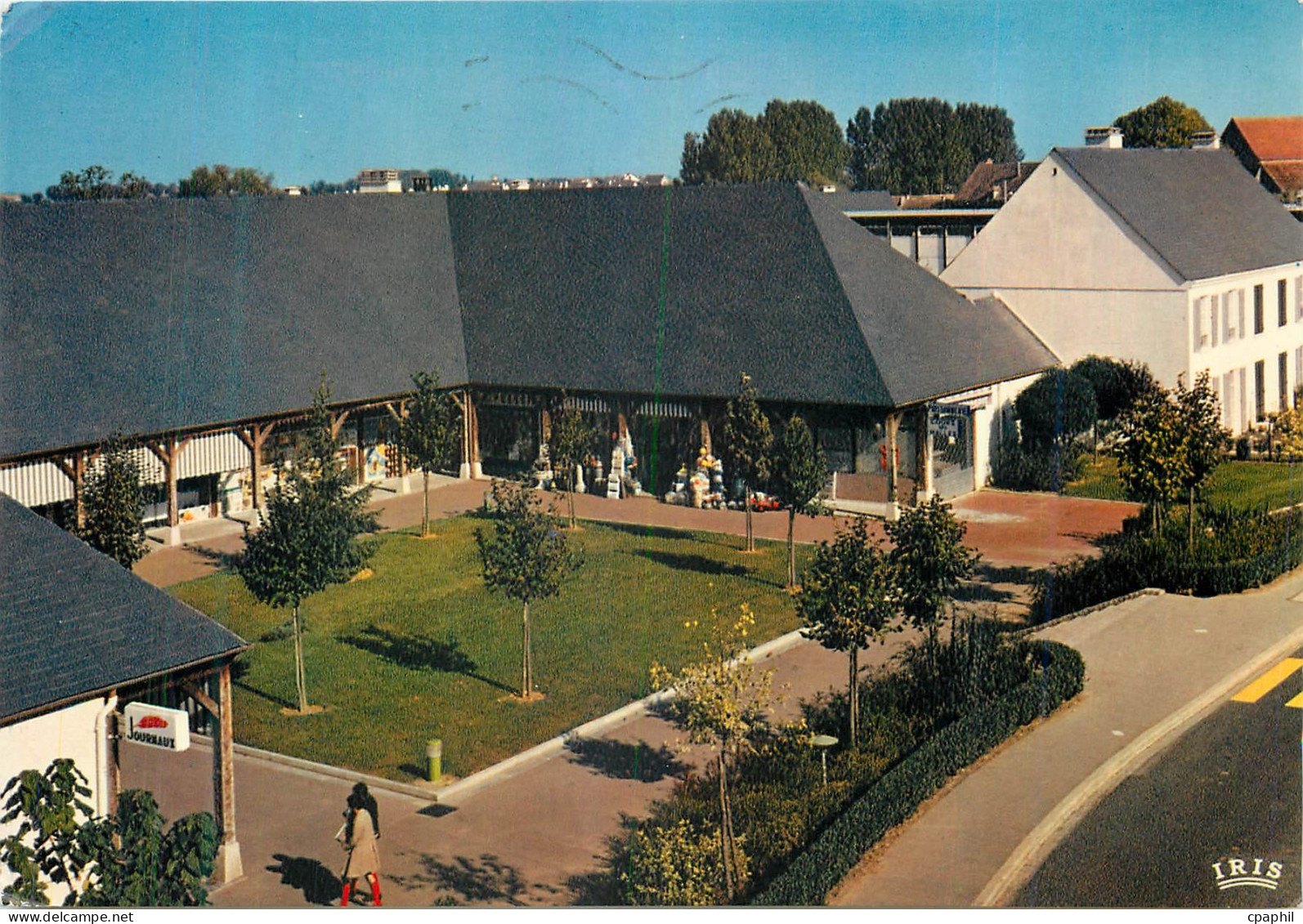 CPM Cesson Vert Saint Denis Le nouveau village Le Centre Commercial