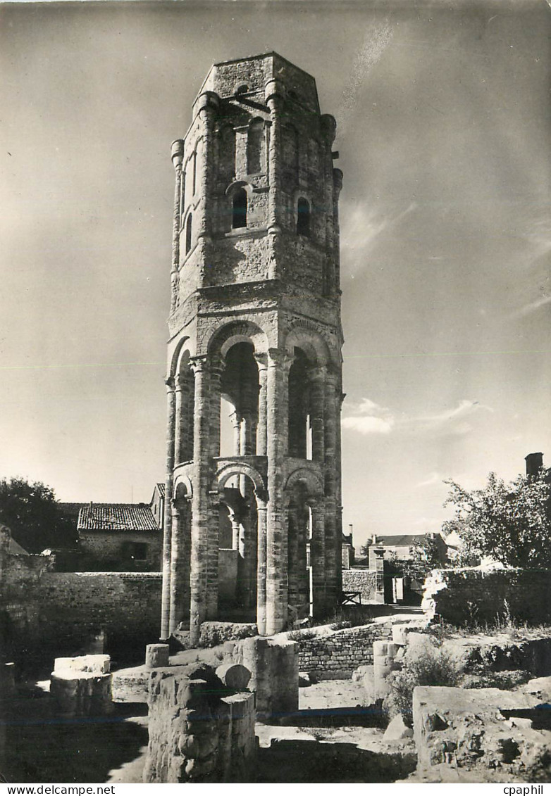 CPM Charroux Vienne Ancienne Abbaye Tour de la Croisee du Transept xi siecle