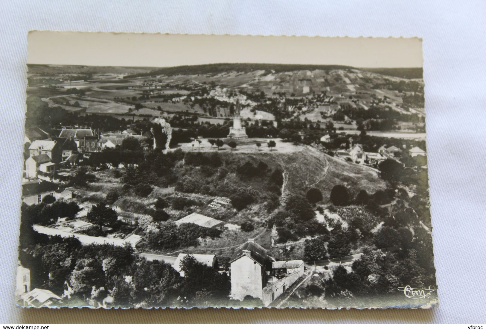 Cpm, Chatillon sur Marne, vue aérienne, la plateforme du château et la statue d'Urbain II, Marne 51