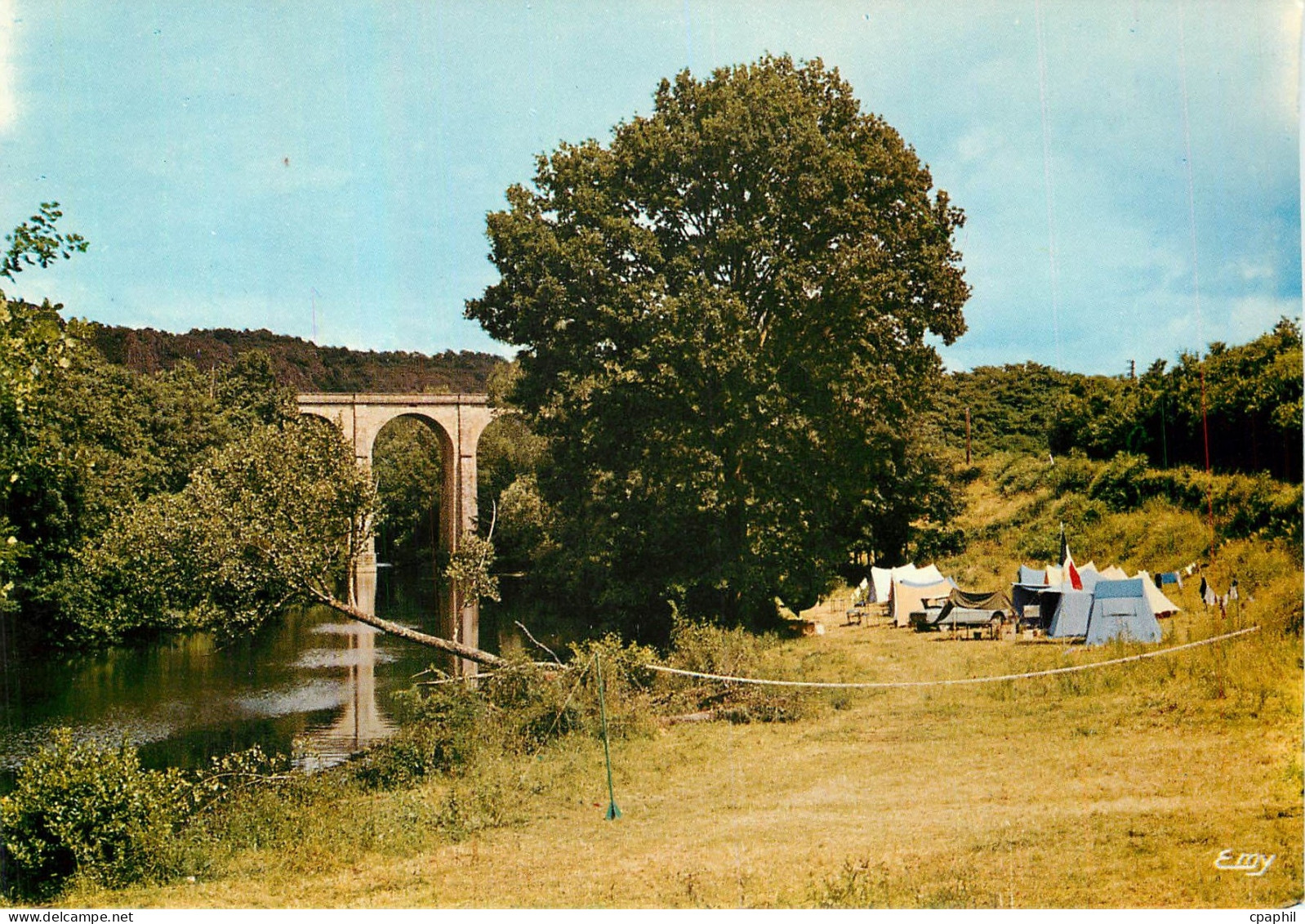 CPM Clecy Calvados Les bords de l'Orne et le Viaduc Camping