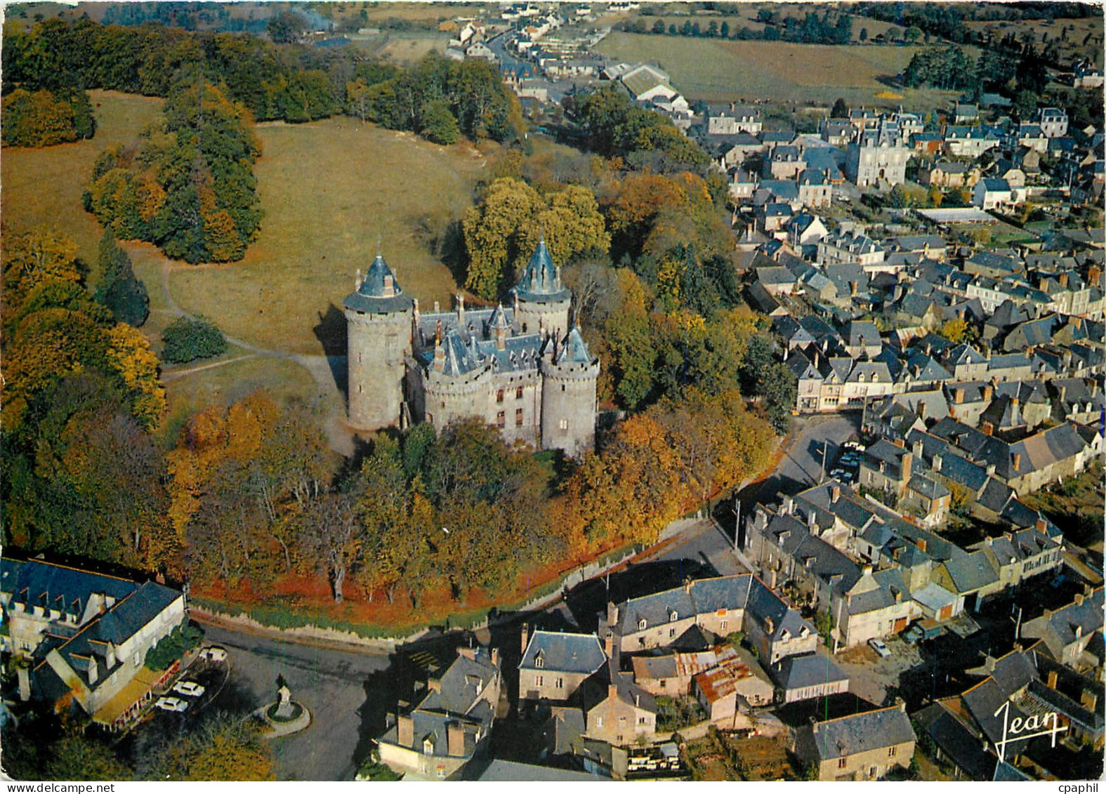 CPM Combourg Le Chateau Vue generale