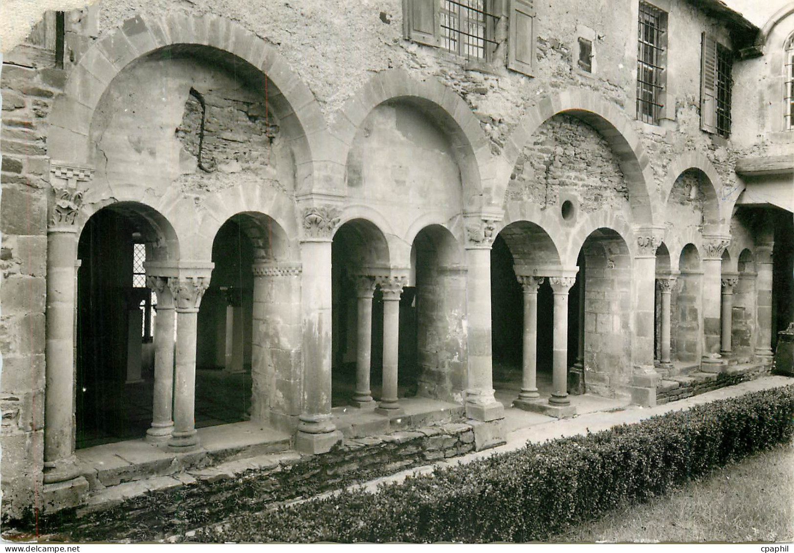 CPM Conques en rouergue 39 le cloitre (xii siecle)