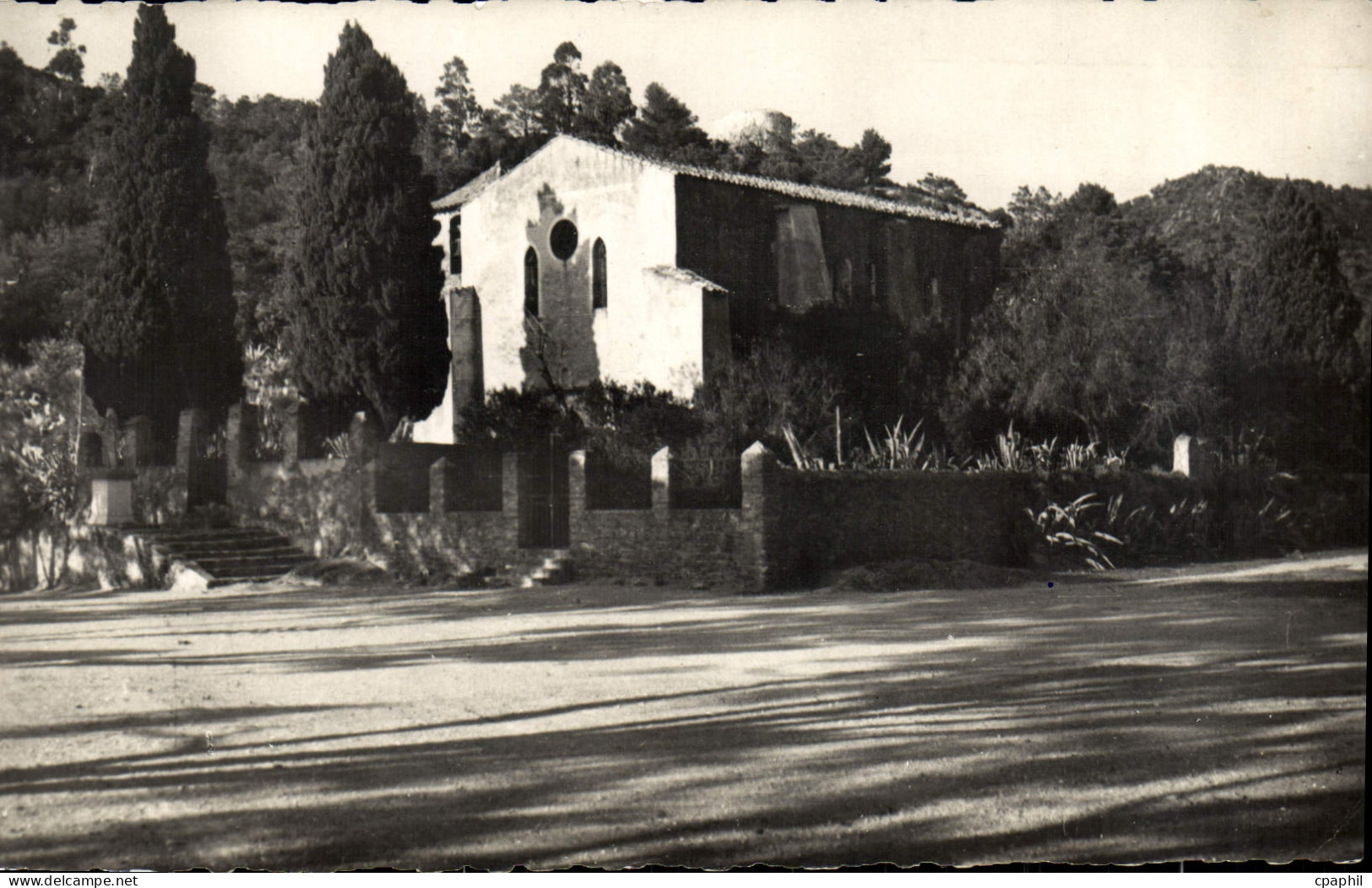 CPM Cote d'Azur Varoise Bormes Les Mimosas Chapelle Saint Francois
