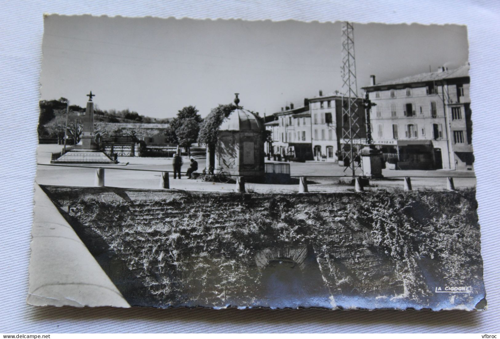 Cpm, Crest, place du champ de Mars, Drôme 26