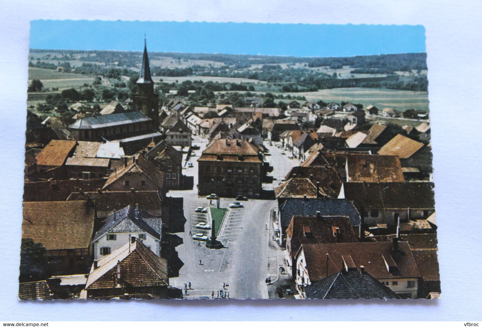 Cpm, Dannemarie, la place de la mairie, Haut Rhin 68