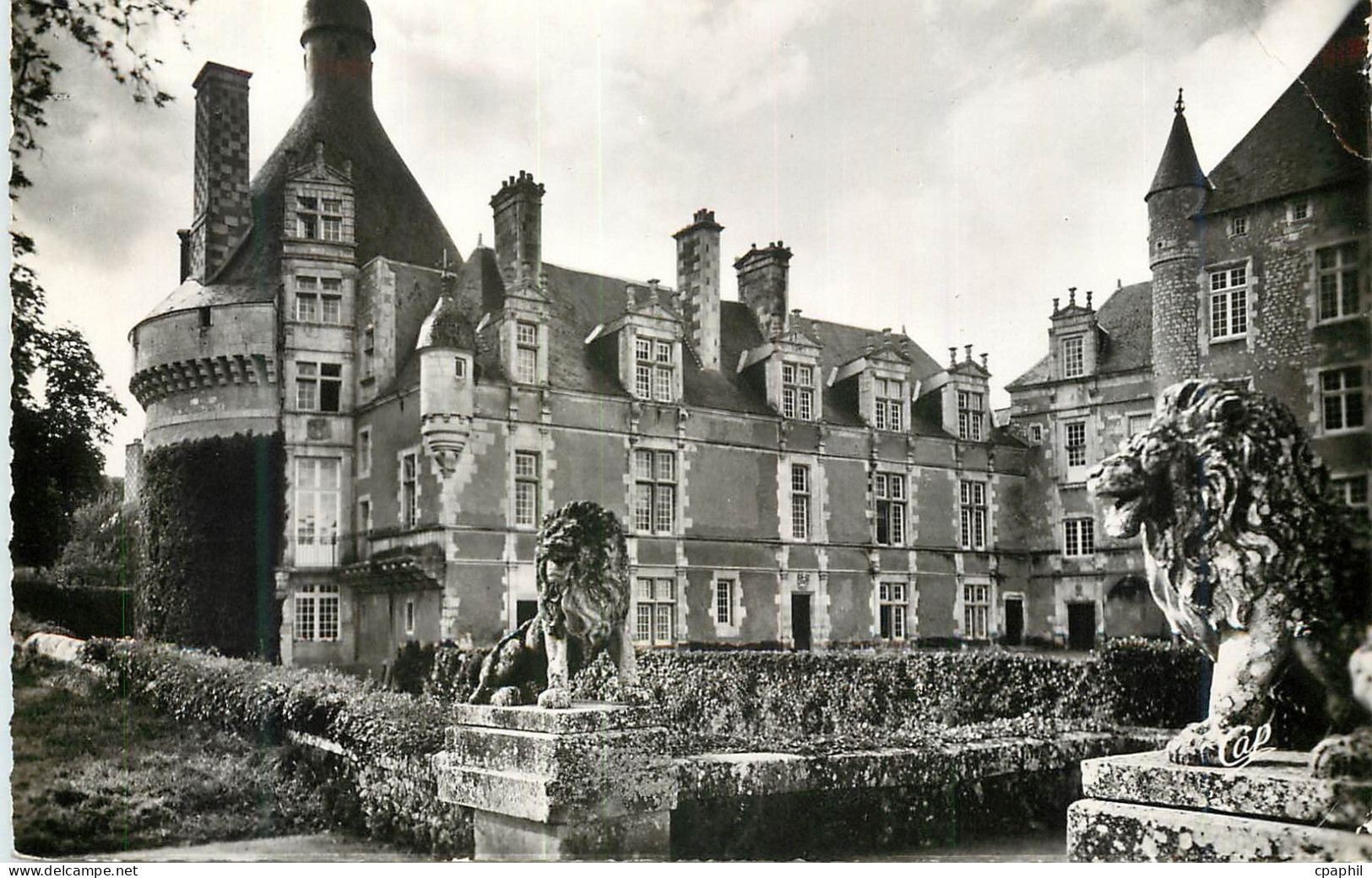 CPM Environs de Chatellerault Chateau de Touffou