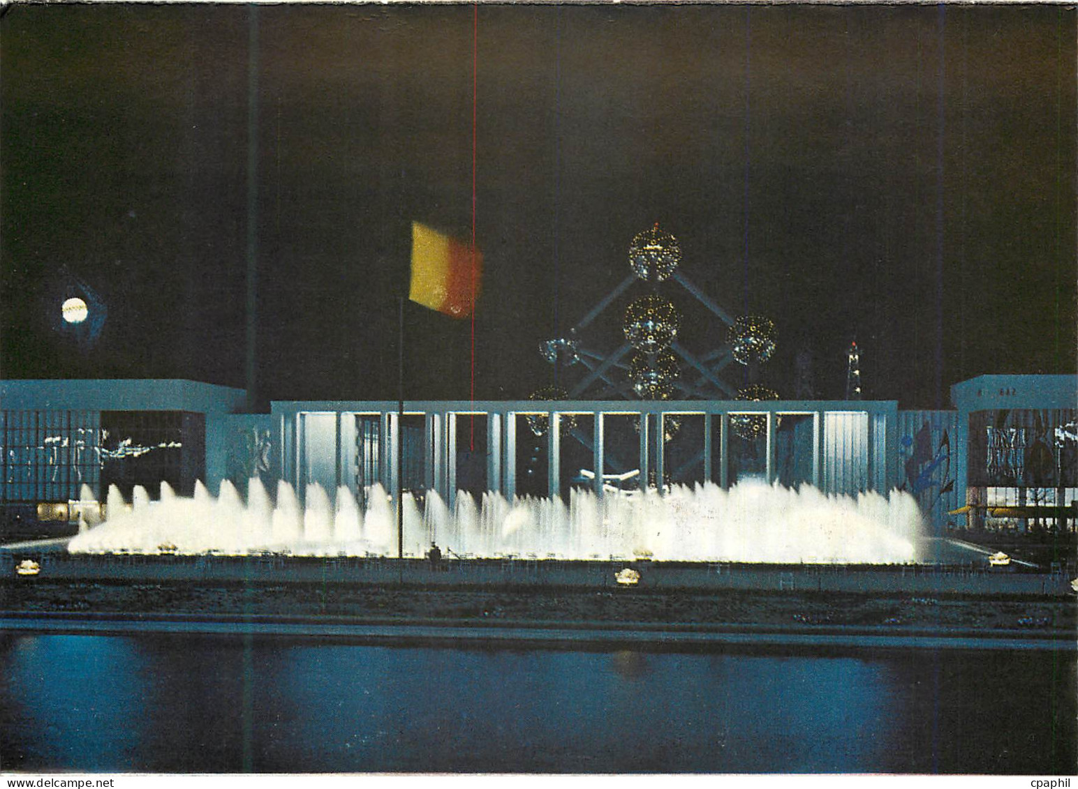 CPM Exposition Universelle de Bruxelles Place et Portique de Belgique la nuit
