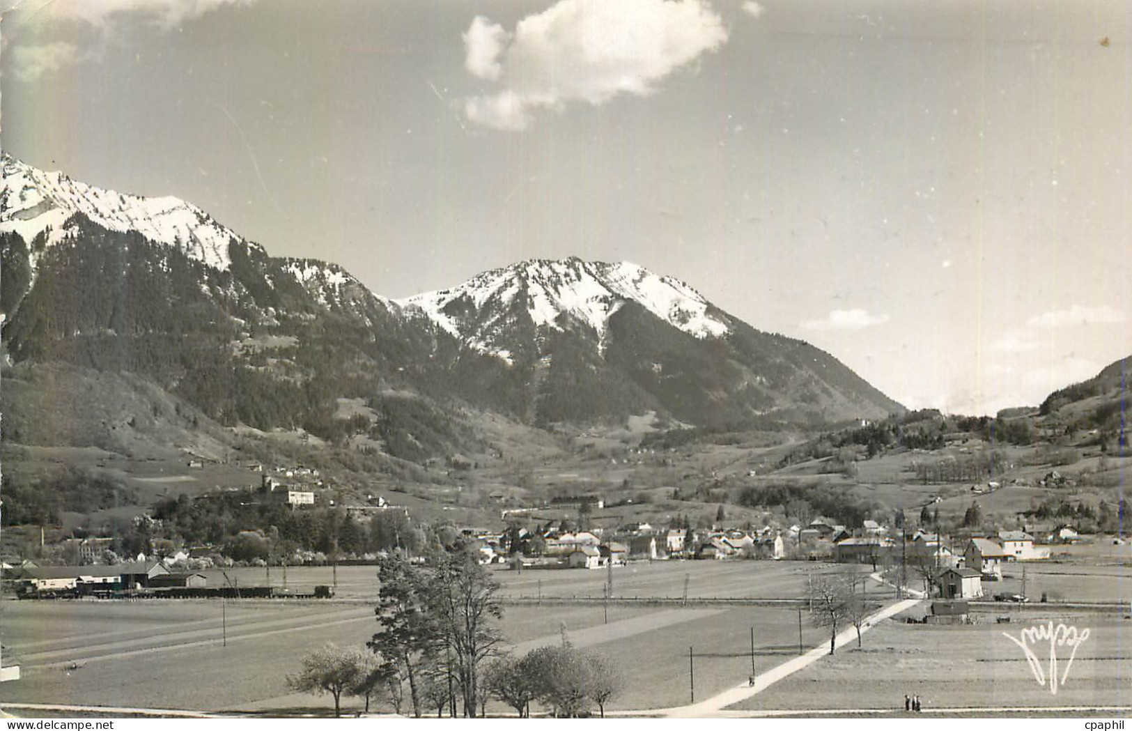 CPM Faverges (Haute Savoie) Vue Generale avec le Mont Belle Etoile et le Col de Tamie