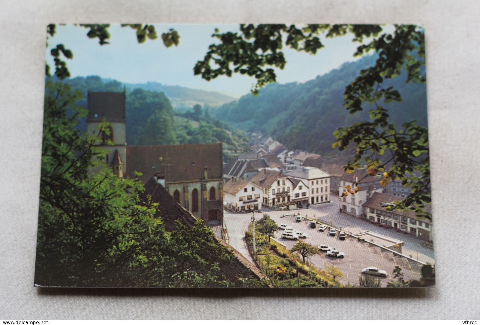 Cpm, Ferrette, place Charles de Gaulle, Haut Rhin 68