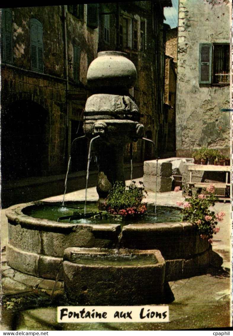 CPM Fontaine aux Lions Castellane