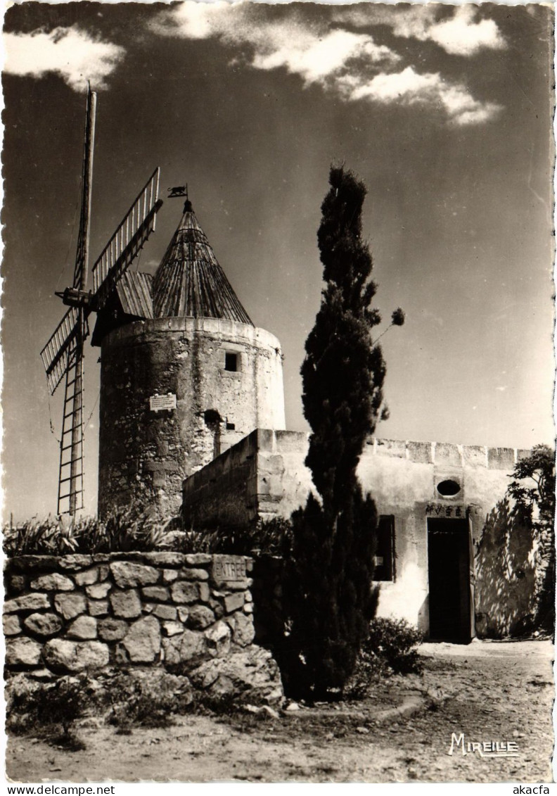 CPM Fontvieille Le Moulin de Daudet FRANCE (1377169)