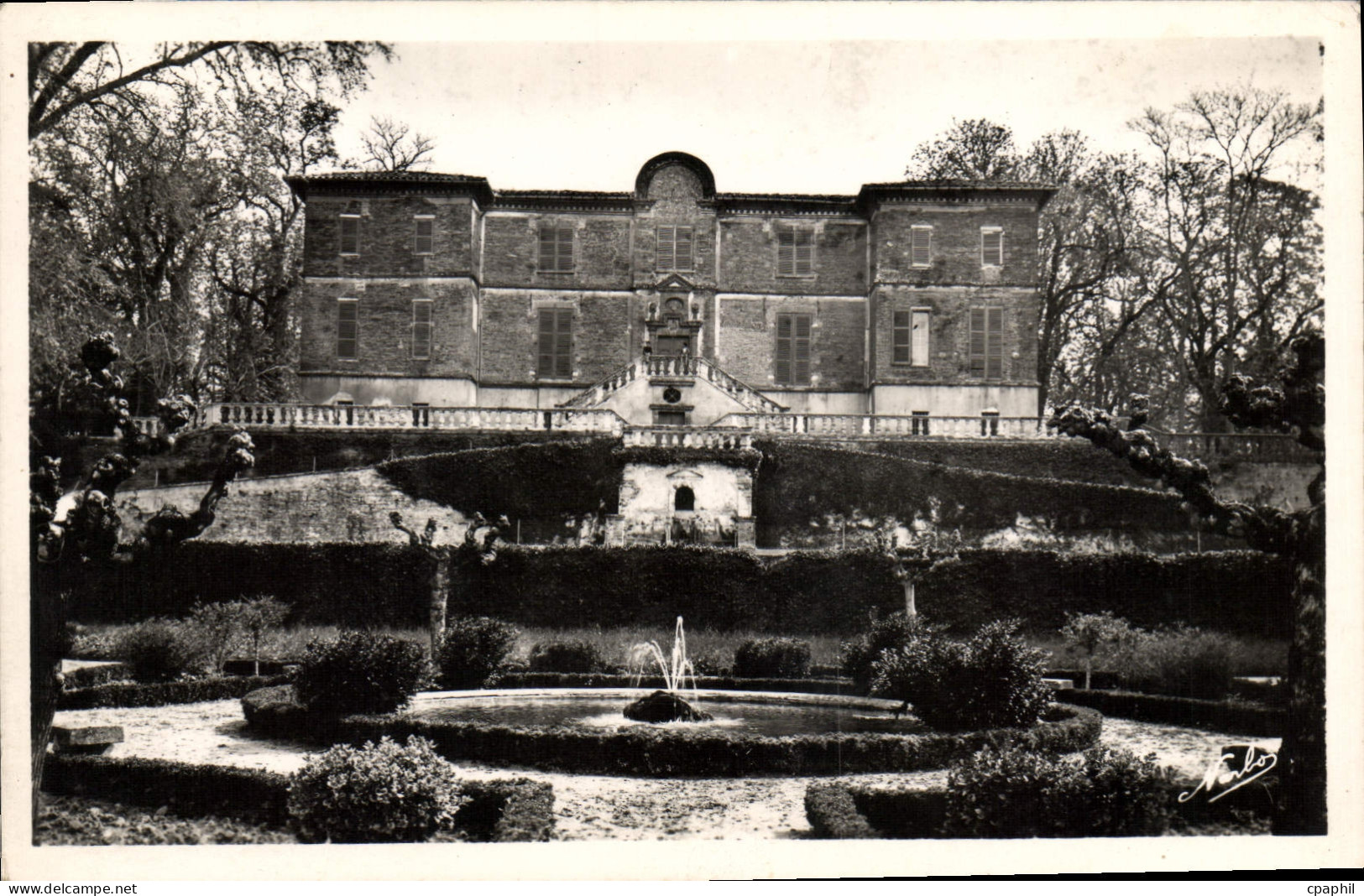 CPM Gaillac Le Chateau Et Le Parc