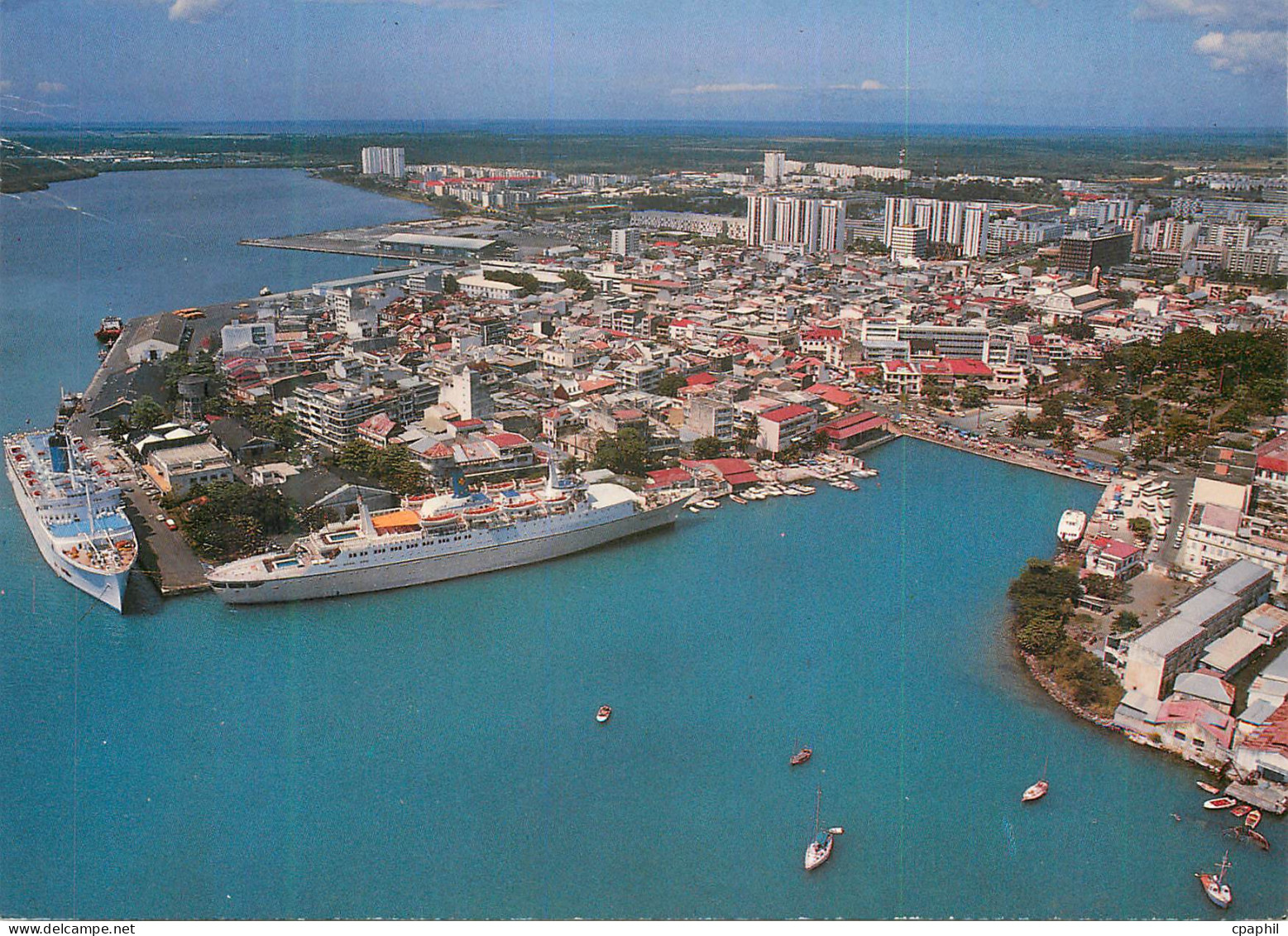 CPM Guadeloupe La dorse et la vieille de Pointe a Pitre